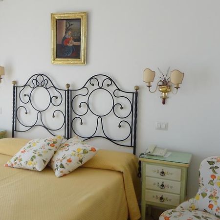 Hotel Villa Mora Джардини-Наксос Экстерьер фото