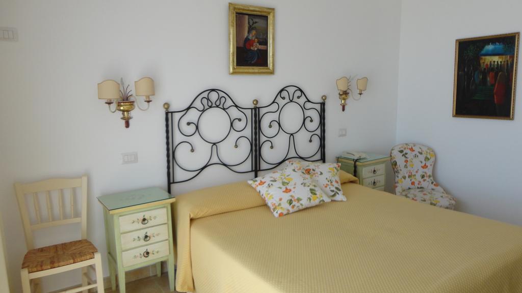 Hotel Villa Mora Джардини-Наксос Экстерьер фото