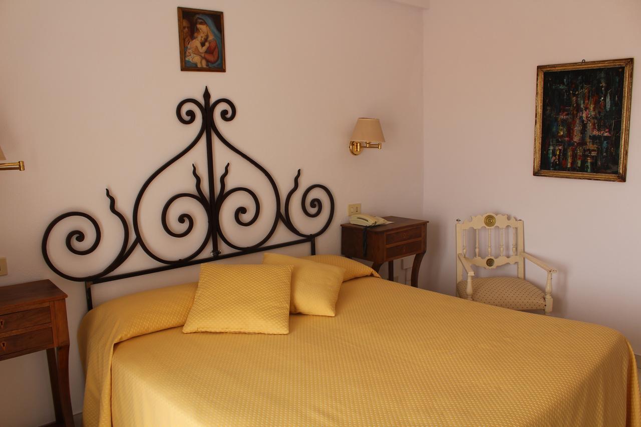 Hotel Villa Mora Джардини-Наксос Экстерьер фото