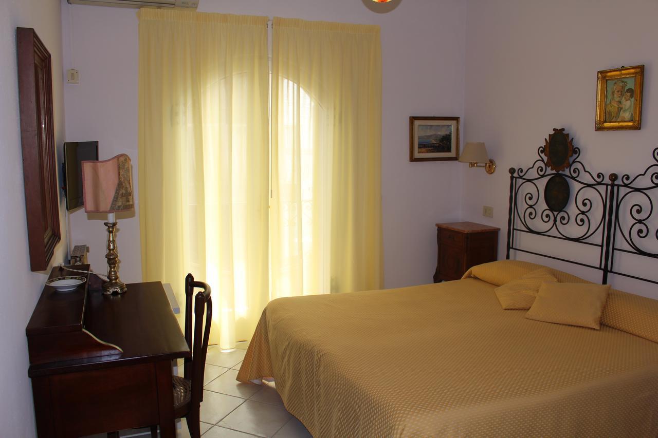 Hotel Villa Mora Джардини-Наксос Экстерьер фото